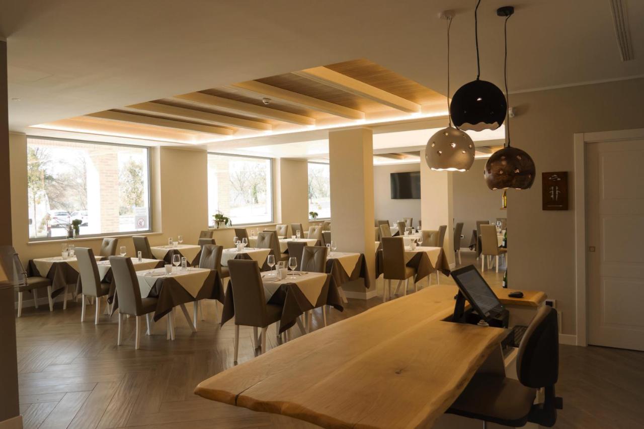 Hotel La Perla à Camerano Extérieur photo