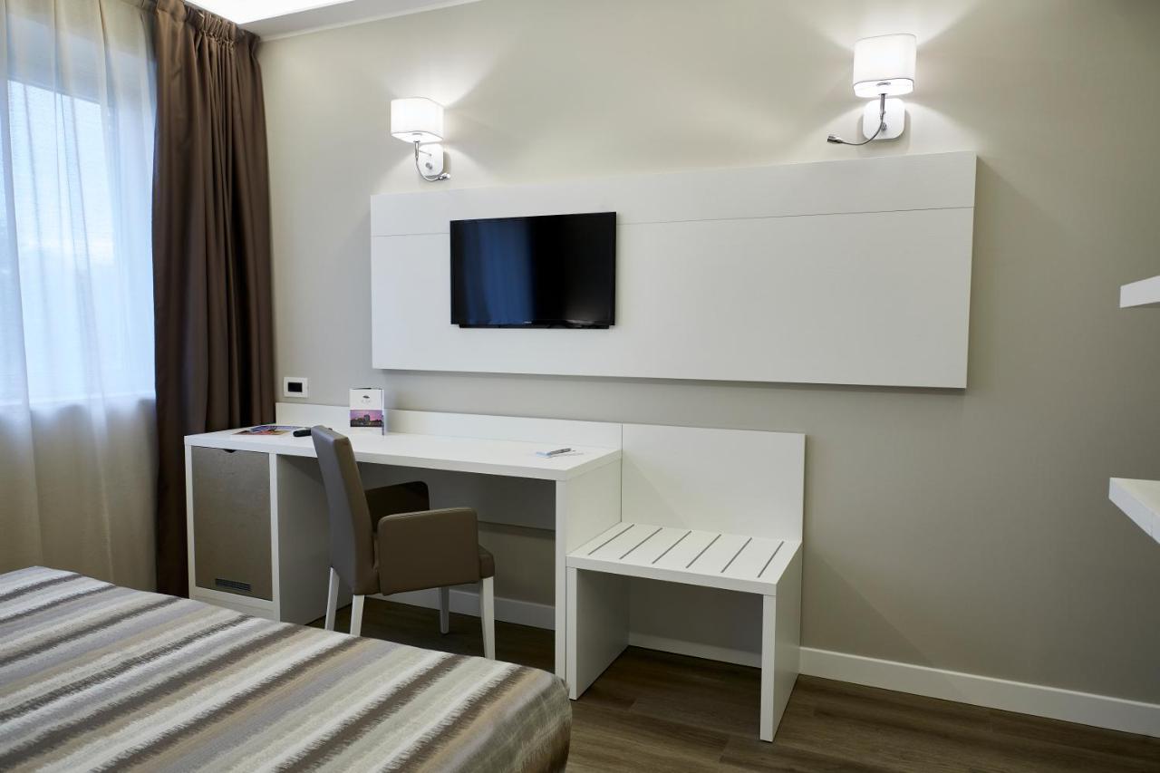 Hotel La Perla à Camerano Extérieur photo