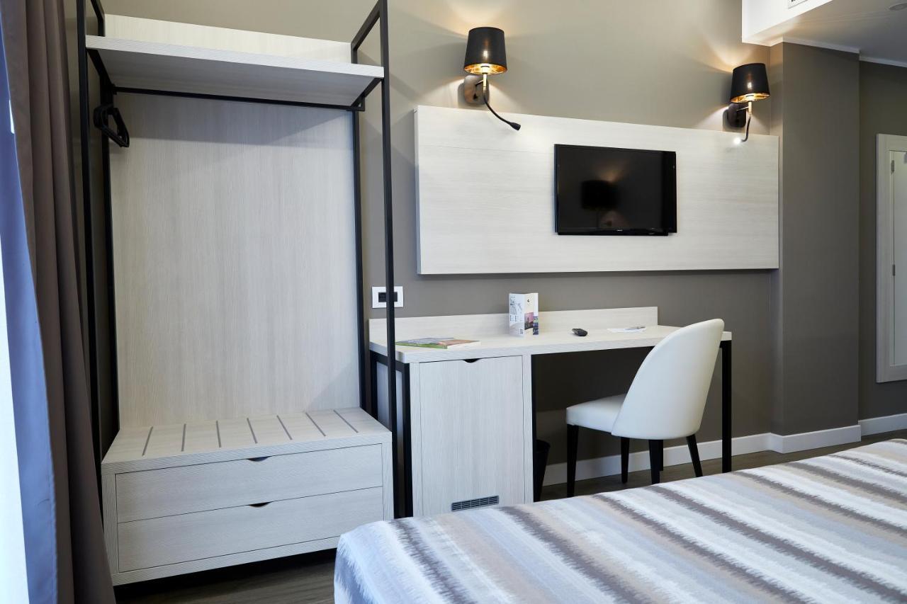 Hotel La Perla à Camerano Extérieur photo