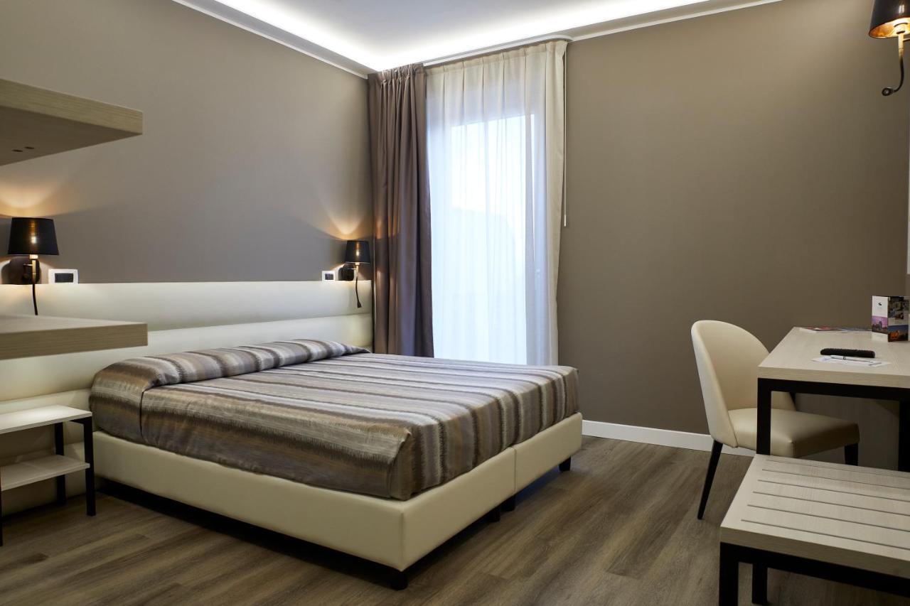 Hotel La Perla à Camerano Extérieur photo