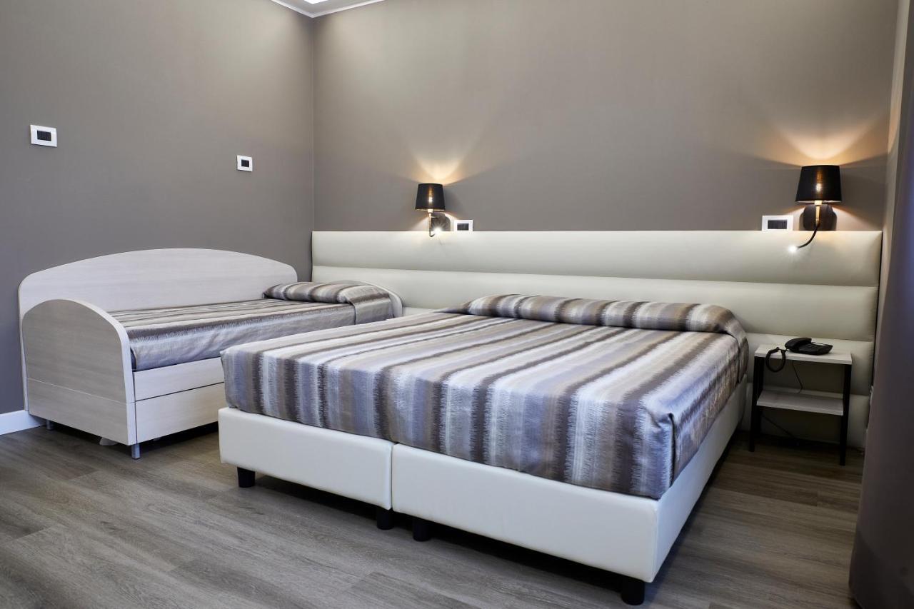 Hotel La Perla à Camerano Extérieur photo