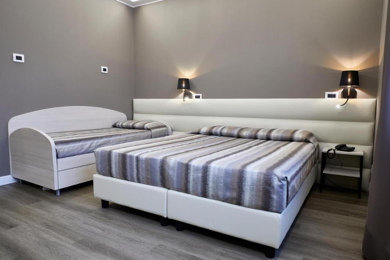 Hotel La Perla à Camerano Extérieur photo