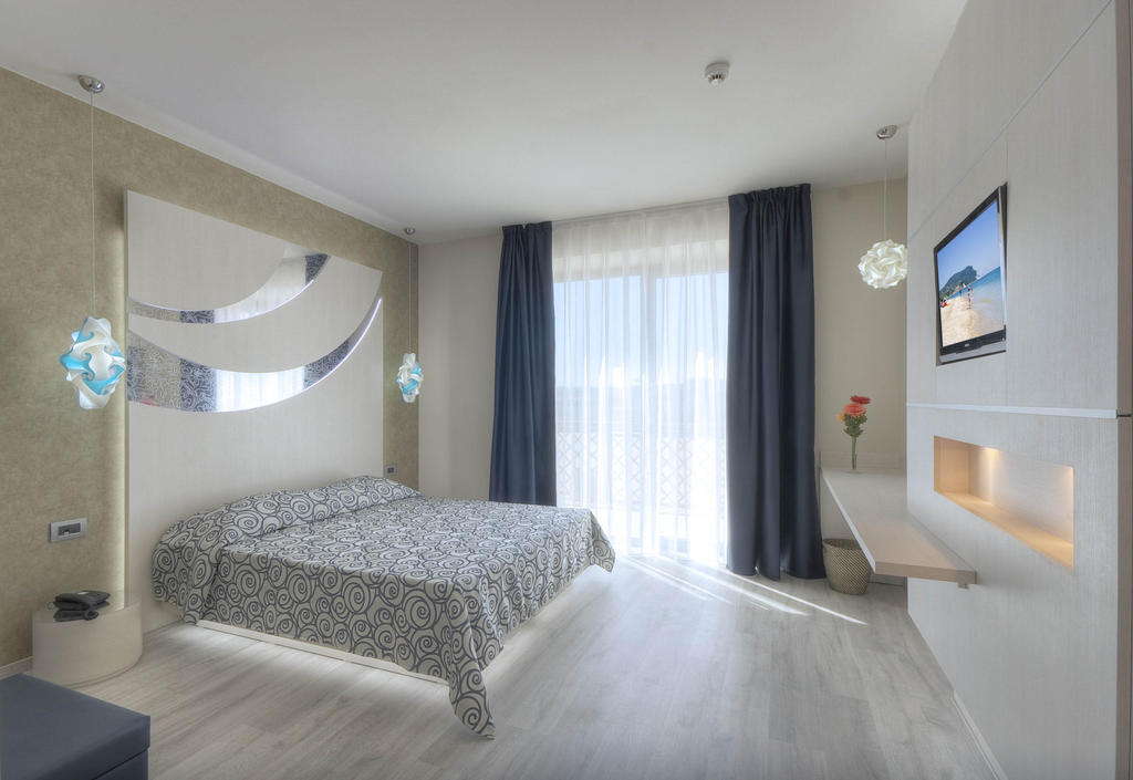 Hotel La Perla à Camerano Extérieur photo